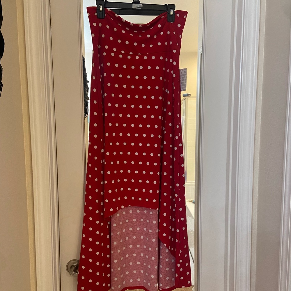 NWT LULAROE ‘Olivia’ high low skirt in red and white polka dot size L